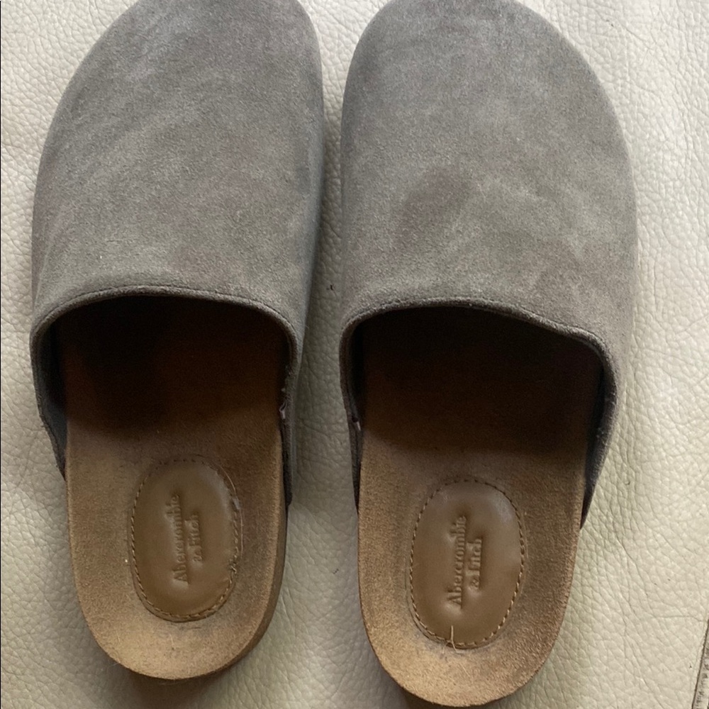 Abercrombie & Fitch Tan Leather Detail